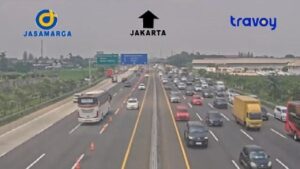 Libur Nataru, Arus Lalu Lintas Tol Layang MBZ dan Tol Japek Padat di Sejumlah Titik