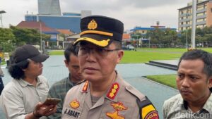 Polisi Tangkap Tersangka Keempat Pengusir Nenek Elina di Surabaya