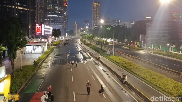 Malam Bebas Kendaraan di Sudirman-Thamrin Dimulai, Polisi Imbau Warga Gunakan Transportasi Umum