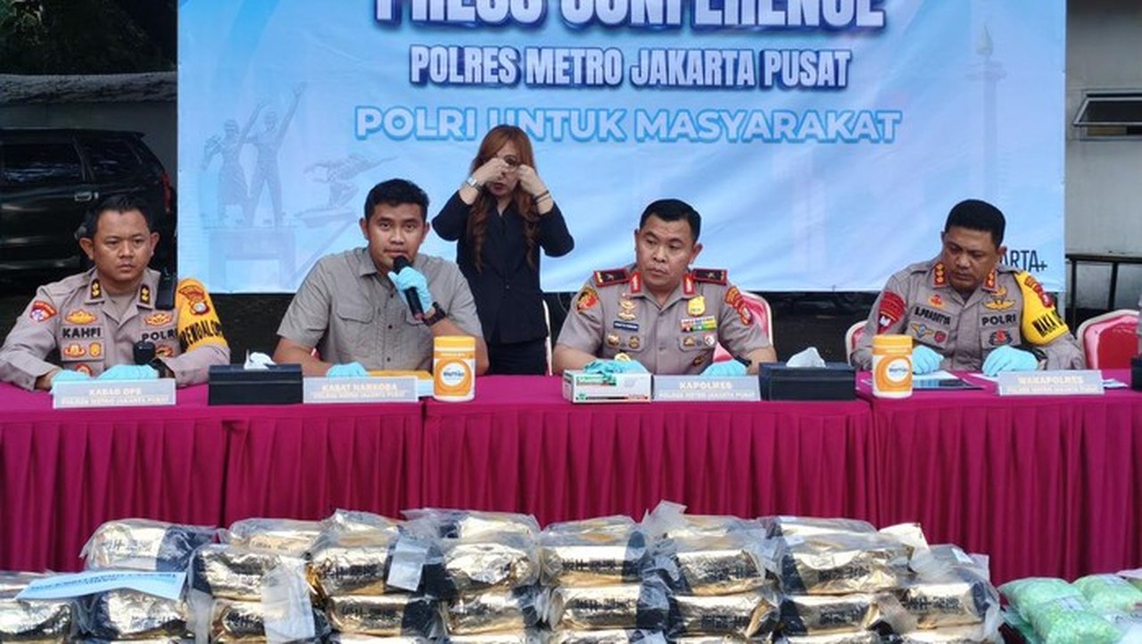 Polisi Gagalkan Pengiriman 100 Kg Sabu dari Sumatera, Tersangka Pakai Truk Towing untuk Kelabui Petugas