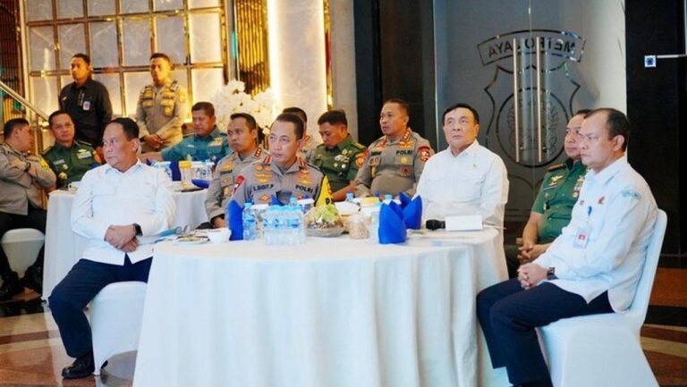 Kapolri Jenderal Listyo Sigit Pantau Langsung Pengamanan Malam Tahun Baru 2026, Pastikan Kondusif Kapolri Jenderal Listyo Sigit Pantau Langsung Pengamanan Malam Tahun Baru 2026, Pastikan Kondusif