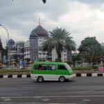 Angkot Nekat Beroperasi di Puncak Bogor Meski Dilarang Selama Libur Nataru 2025