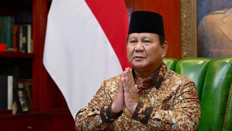 Prabowo Ajak Masyarakat Doakan Korban Bencana di Momen Natal 2025 Prabowo Ajak Masyarakat Doakan Korban Bencana di Momen Natal 2025