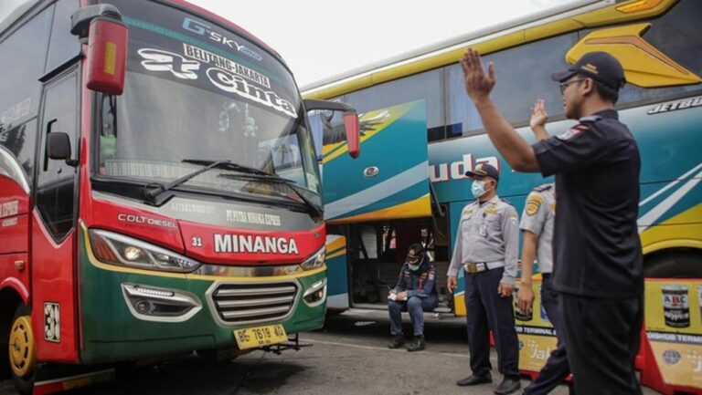 Dishub DKI Tes Kesehatan 368 Sopir Bus, 1.126 Kendaraan Diperiksa Jelang Nataru