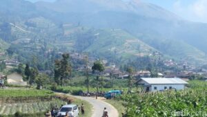 Pendaki Perempuan di Gunung Merbabu Tewas Tersambar Petir Saat Mendaki