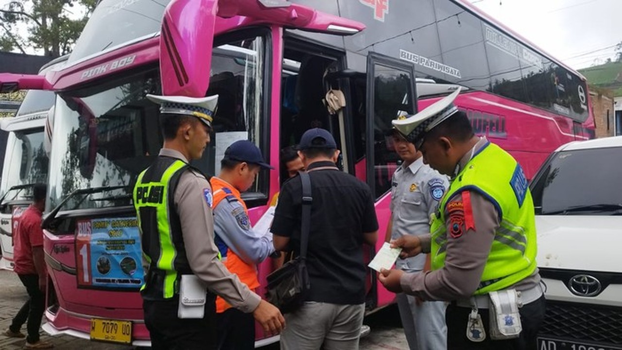 Polda Jateng Gelar Ramp Check Kendaraan Wisata Tawangmangu Antisipasi Laka Lantas Nataru
