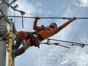 PLN Berjuang Pulihkan Listrik di Aceh Tengah Pascabencana, Akses Jalan Jadi Kendala Utama