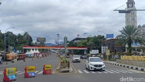 Rekayasa One Way Diberlakukan di Puncak Bogor, Kendaraan ke Atas Ditahan di Gadog