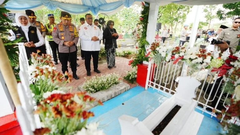 Kapolri Ziarah ke Makam Marsinah, Peletakan Batu Pertama Museum Pahlawan Nasional di Nganjuk