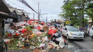 Tangsel Tetapkan Status Darurat Sampah Hingga Awal 2026, Kompensasi Warga Disiapkan