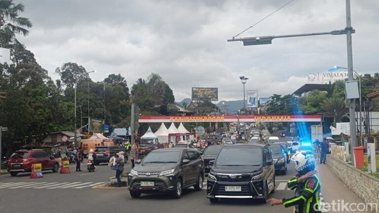 Sistem Satu Arah Puncak Bogor Berakhir, Lalu Lintas Kembali Normal Dua Arah Mulai Petang Ini