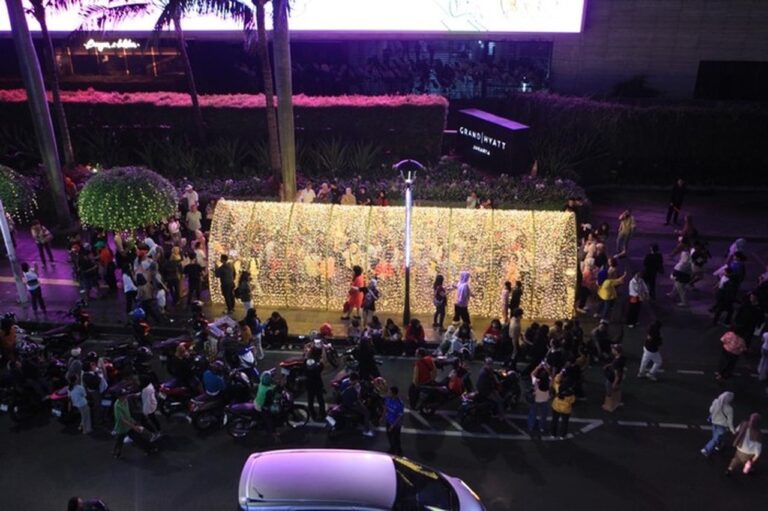 Libur Natal 2025: Ancol, Ragunan, dan Monas Padat Pengunjung, Disparekraf Pantau Keamanan