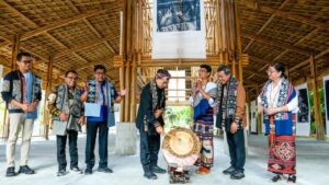 Menteri Kebudayaan Resmikan Rumah Ibu Bumi, Perkuat Ekosistem Tenun Sumba di Nusa Tenggara Timur