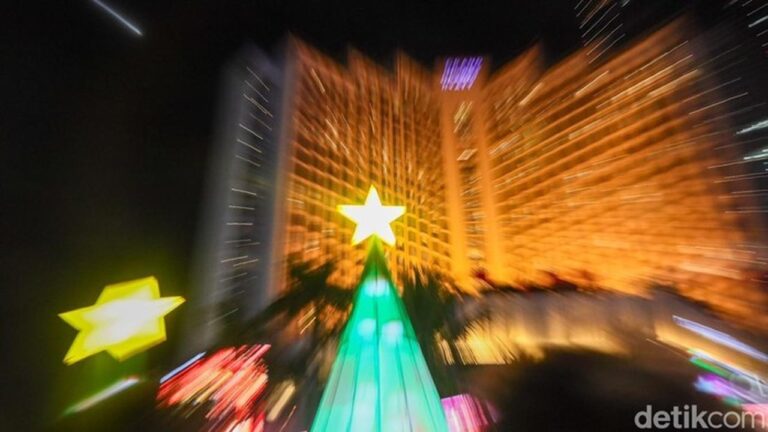 Jakarta Light Festival Terangi Bundaran HI dan Kota Tua Sambut Natal dan Tahun Baru 2026