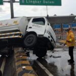 Truk Tangki Oleng di Tol JORR Meruya, Sopir Diduga Kurang Konsentrasi
