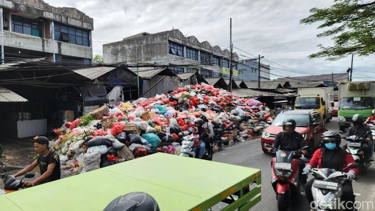 Gunungan Sampah di Tangsel Bikin Warga Gerah, Walkot Benyamin Davnie Gandeng Bogor dan Serang Gunungan Sampah di Tangsel Bikin Warga Gerah, Walkot Benyamin Davnie Gandeng Bogor dan Serang