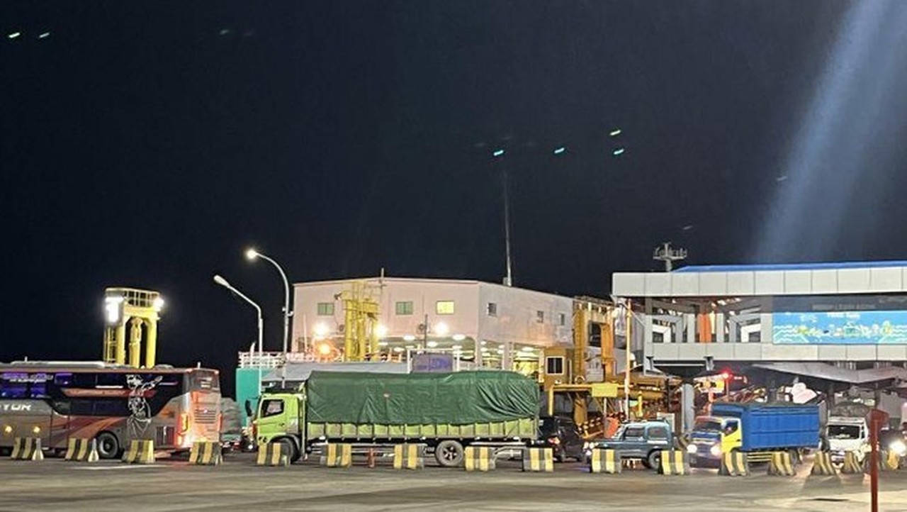 Lonjakan Arus Mudik Natal 2025: 14 Ribu Penumpang Padati Pelabuhan Bakauheni Menuju Jawa