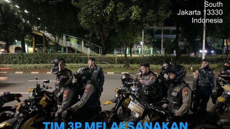 Patroli Polisi Gagalkan Tawuran Remaja di Jaktim, 4 Orang Diamankan Beserta Celurit
