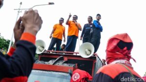 Buruh Tuntut UMP Jakarta Naik Jadi Rp 5,8 Juta, Nilai 5,7 Juta Dianggap Tak Masuk Akal