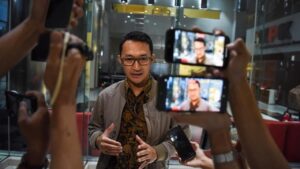 KPK Panggil Eks Sekdis Bekasi Terkait Suap Bupati, Saksi Mangkir