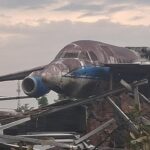 Sayap Pesawat Bekas Terhempas Puting Beliung Timpa Atap Rumah Warga di Bogor