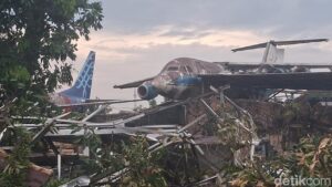 Puting Beliung Terjang Bogor, Sayap Pesawat Bekas Hancurkan 30 Rumah Warga