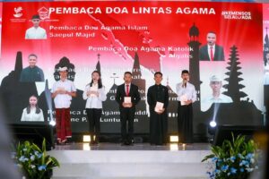 Ratusan Siswa Sekolah Rakyat Panjatkan Doa Lintas Agama untuk Warga Sumatera Terdampak Bencana