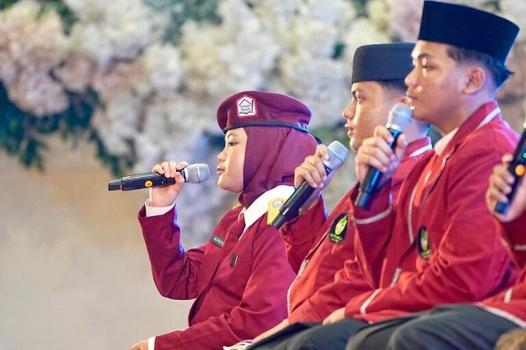 Sekolah Rakyat Hampir Satu Semester, Tiga Indikator Capaian Mulai Tunjukkan Hasil Positif Sekolah Rakyat Hampir Satu Semester, Tiga Indikator Capaian Mulai Tunjukkan Hasil Positif