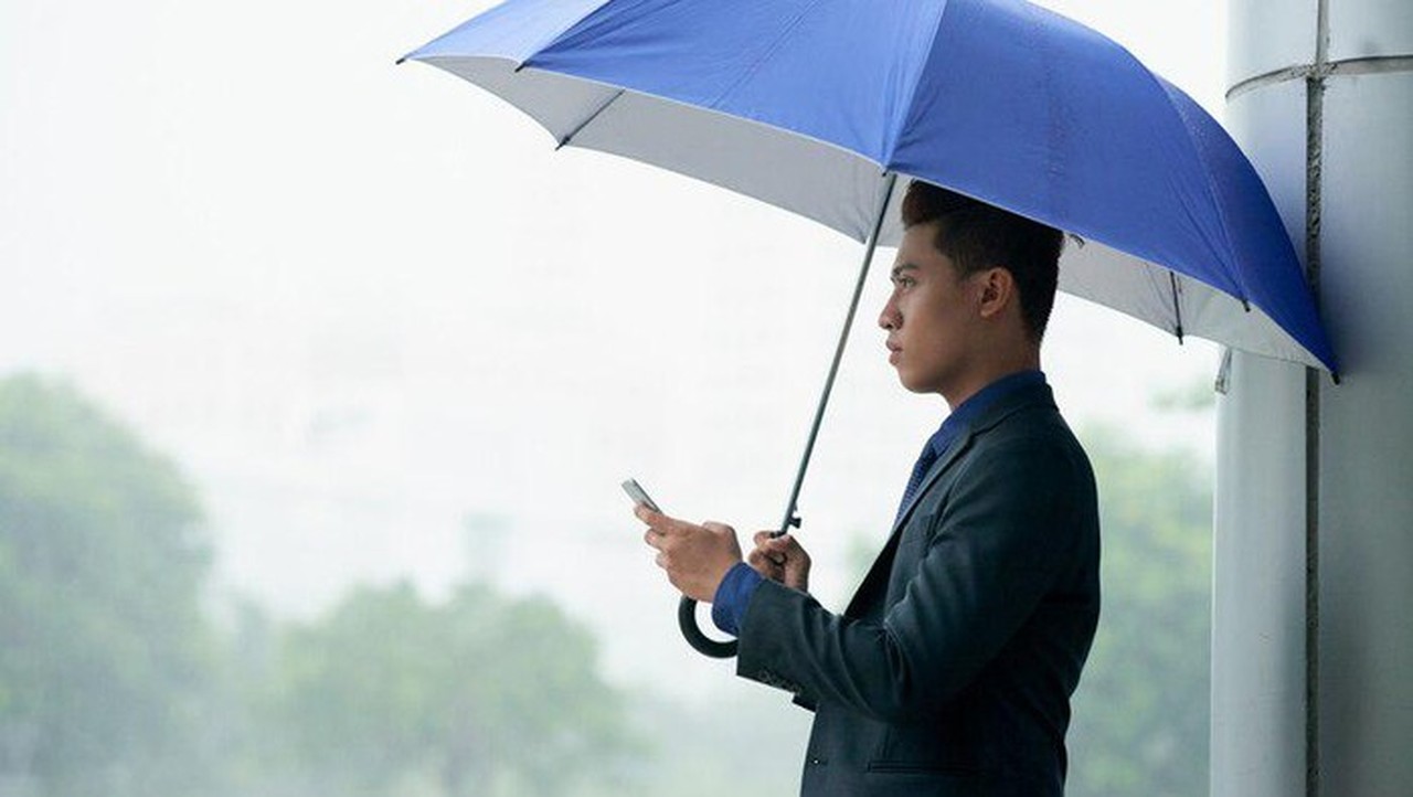 BMKG Rilis Prakiraan Cuaca Malam Tahun Baru 2025 di Seluruh Indonesia, Waspada Hujan