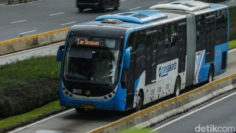 Pramono Anung Imbau Warga Jakarta Gunakan Transportasi Publik Saat Malam Tahun Baru 2026 Pramono Anung Imbau Warga Jakarta Gunakan Transportasi Publik Saat Malam Tahun Baru 2026
