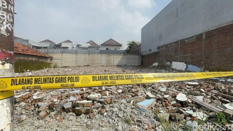 Polda Jatim Tangkap Anggota Ormas Pengusir Nenek Elina di Surabaya