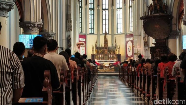 Jadwal Misa Akhir Tahun 2025 dan Tahun Baru 2026 di Gereja Katedral Jakarta: Hybrid dan Tanpa Registrasi