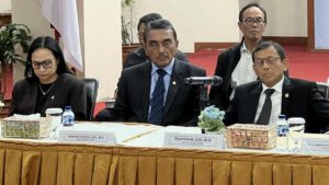 Mobil Mewah di Parkiran Pengadilan, Sinyal Hedonisme Hakim yang Disorot Komisi Yudisial