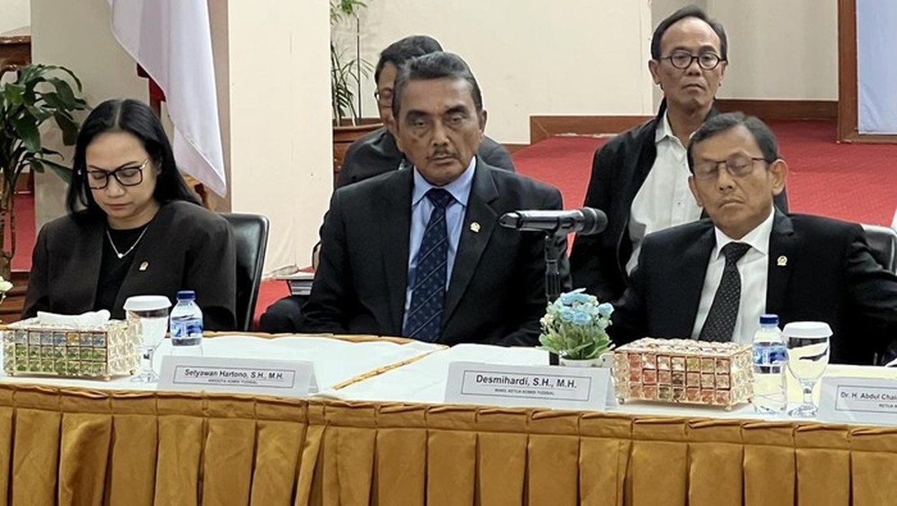 Mobil Mewah di Parkiran Pengadilan, Sinyal Hedonisme Hakim yang Disorot Komisi Yudisial