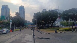 Massa Buruh Bubar, Jalan Medan Merdeka Selatan Kembali Dibuka Setelah Tolak UMP
