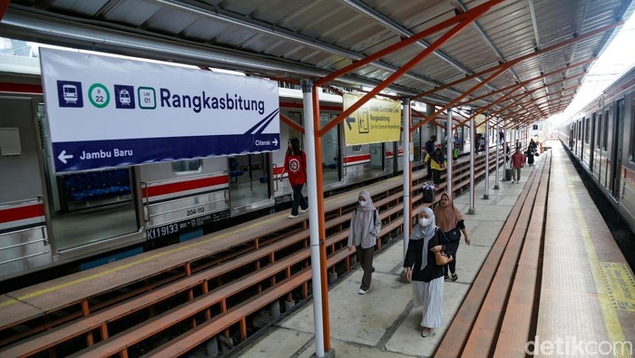 Gangguan Lokomotif di Rangkasbitung, Dua Perjalanan KA ke Merak Dibatalkan