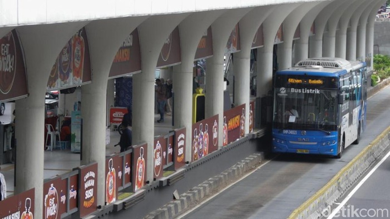 Malam Tahun Baru 2026 di Jakarta: Imbauan Naik Transportasi Umum dan Rekayasa Lalu Lintas