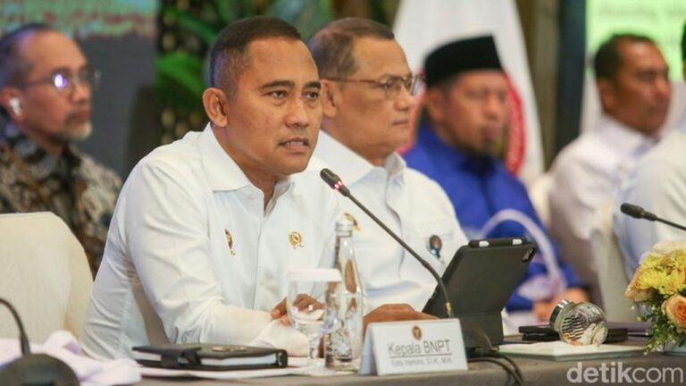 BNPT Berikan Bantuan Uang dan Beasiswa kepada 163 Korban Terorisme Sepanjang 2025 BNPT Berikan Bantuan Uang dan Beasiswa kepada 163 Korban Terorisme Sepanjang 2025