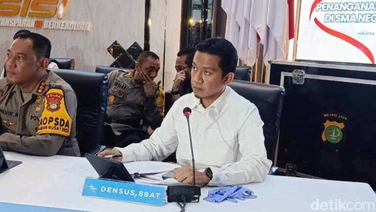 Densus 88 Amankan 7 Terduga Teroris Jaringan NII-AD Jelang Pergantian Tahun 2026