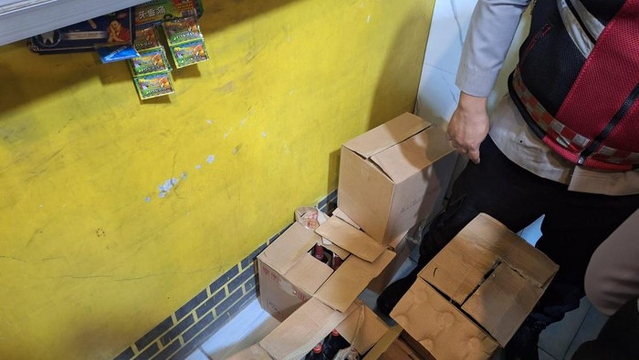 Jelang Tahun Baru, Polres Serang Sita Ratusan Botol Miras dan Larang Pesta Kembang Api