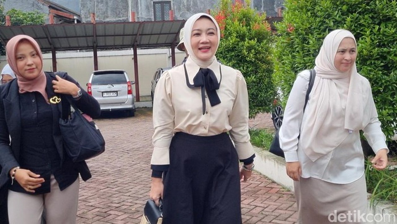 Atalia Praratya Hadiri Sidang Gugatan Cerai Ridwan Kamil, Minta Doa Restu
