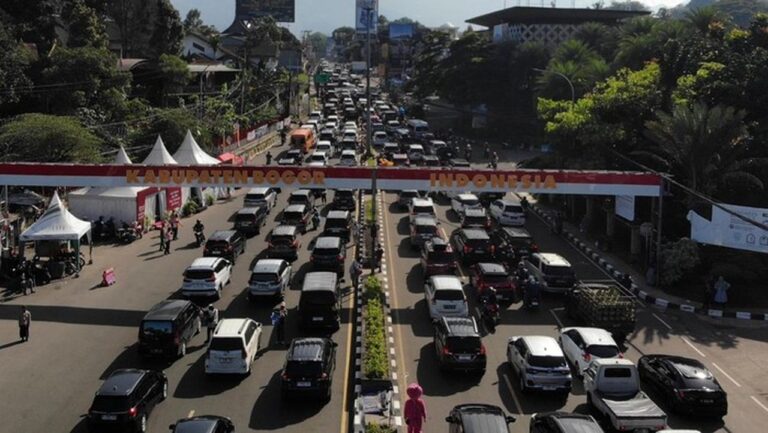 Malam Tahun Baru, Jalan Raya Puncak Bogor Ditutup Penuh Mulai Pukul 21.00 WIB