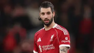 Dominik Szoboszlai Minta Maaf Usai Blunder yang Berujung Gol Barnsley ke Gawang Liverpool