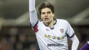 Hasil Serie A: Cagliari Menang Dramatis 2-1 Atas Fiorentina di Artemio Franchi
