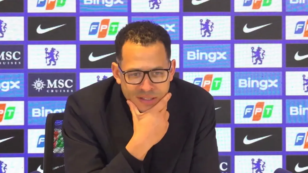 Liam Rosenior Bukan Salah Pemain Chelsea Tetap Optimistis Meski Takluk 2 3 Dari Arsenal