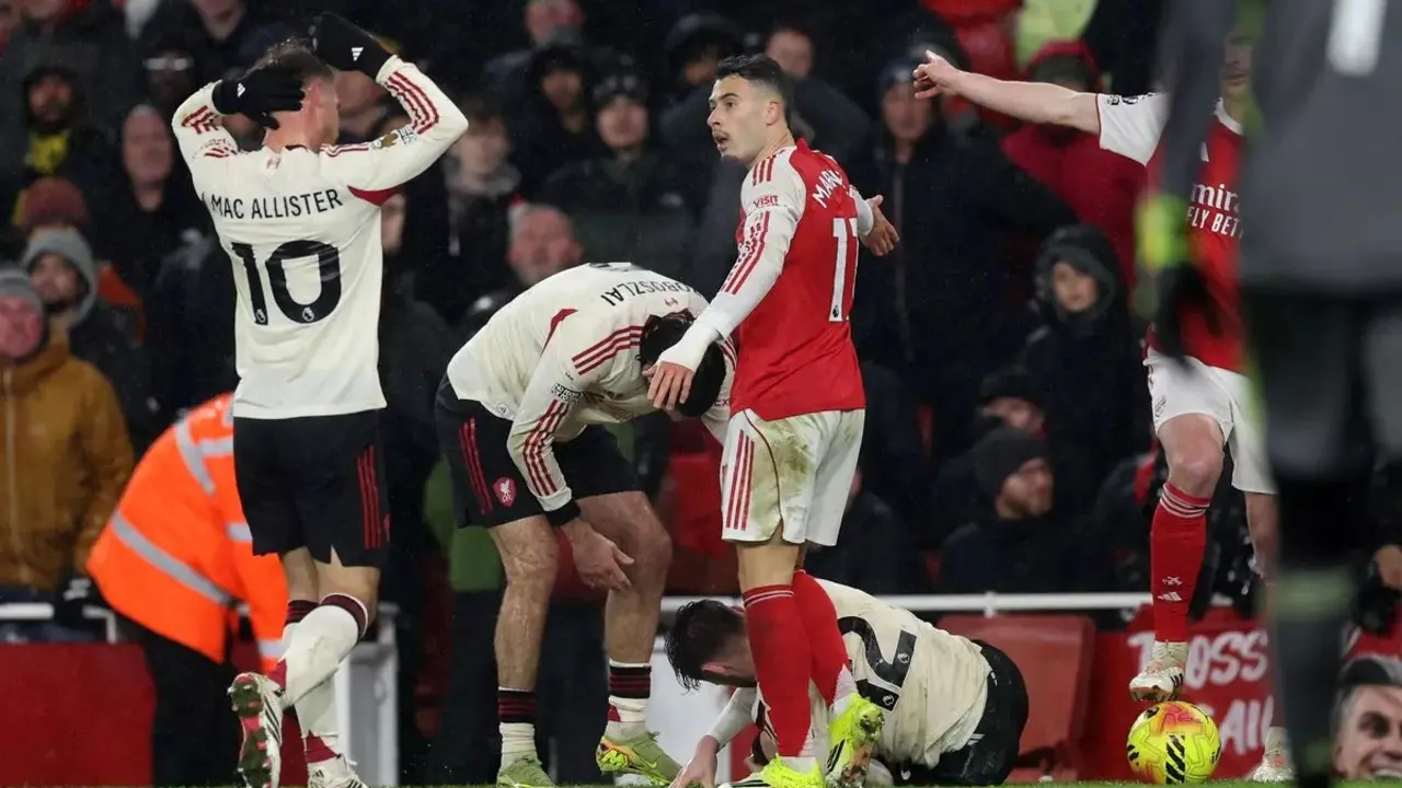 Liverpool Kehilangan Conor Bradley Hingga Akhir Musim Akibat Cedera Lutut di Laga Kontra Arsenal