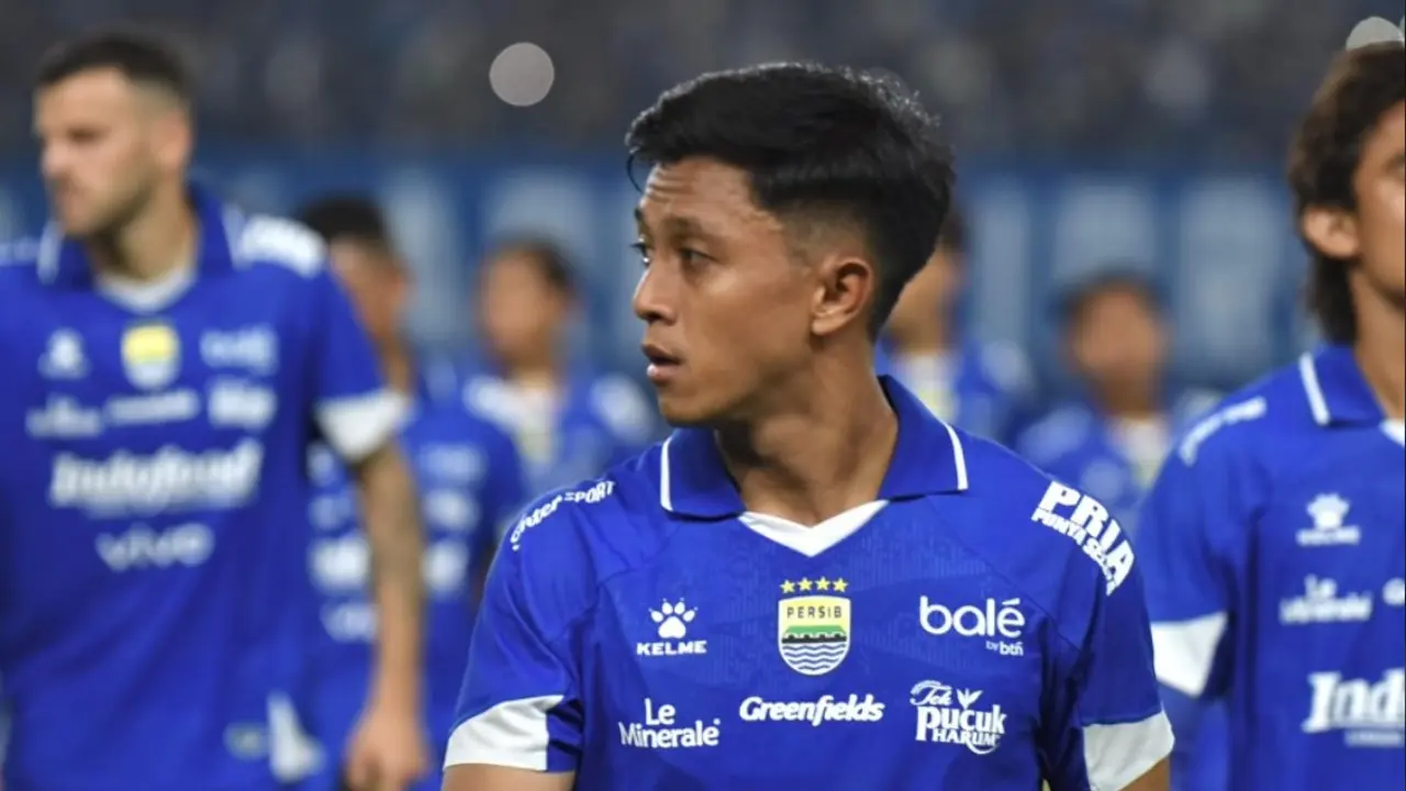 Pelatih Persib Bandung Tanggapi Rumor Transfer Febri Hariyadi Ke Persis Solo