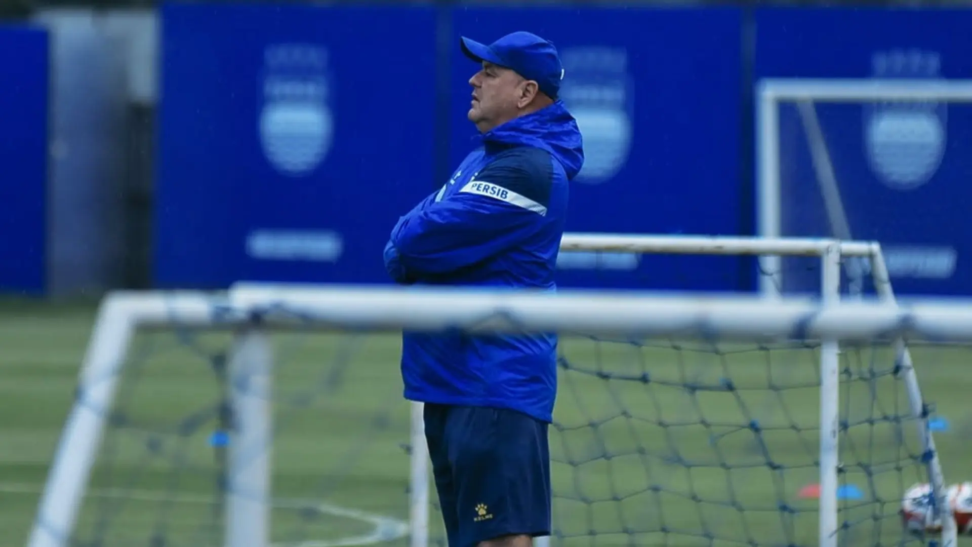 Persib Bandung Juara Paruh Musim Bojan Hodak Akui Tekanan Jadi Musuh Sekaligus Teman