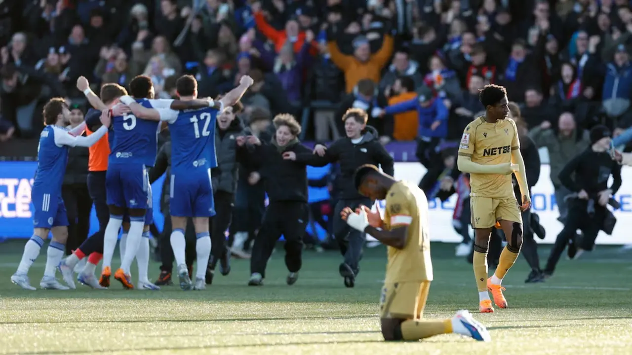 Rapor Merah Crystal Palace: 9 Laga Tanpa Kemenangan Berujung Tragedi di Markas Macclesfield Rapor Merah Crystal Palace: 9 Laga Tanpa Kemenangan Berujung Tragedi di Markas Macclesfield