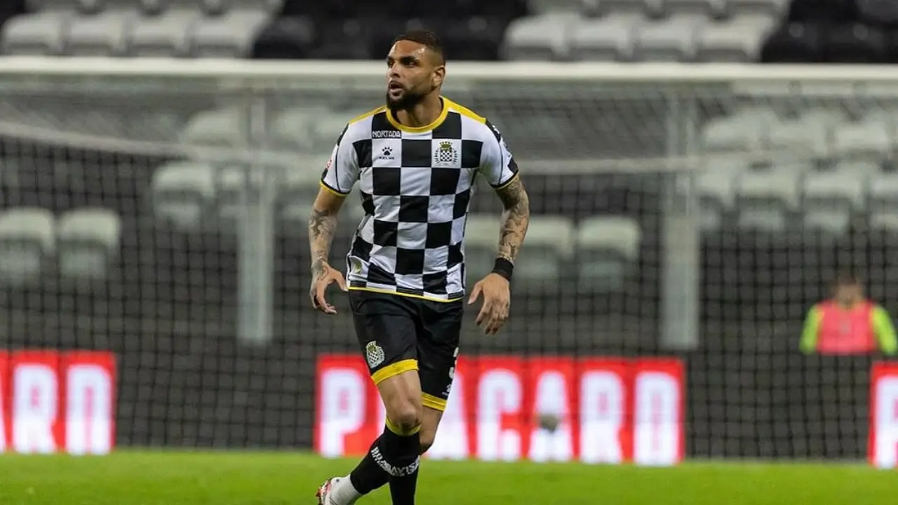 Statistik Layvin Kurzawa Di Musim Terakhir Minim Menit Bermain Jelang Ke Persib
